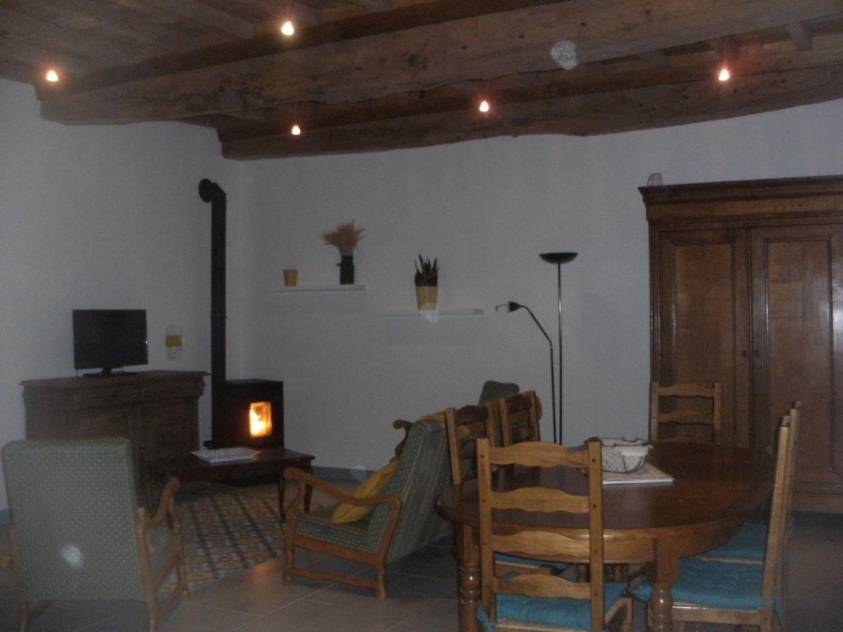 Grange Dans Ancien Corps De Ferme Hotel Bellengreville  Exterior foto